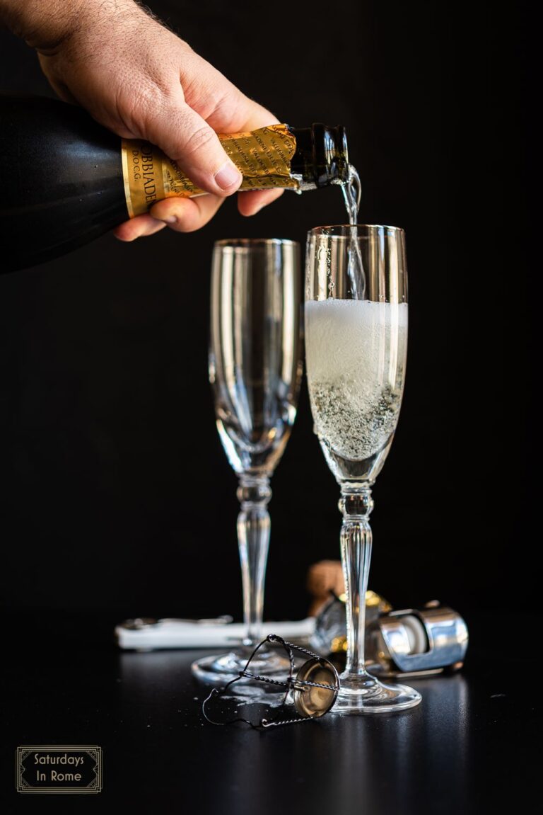 The Difference Between Prosecco And Sparkling Wine Is Subtle