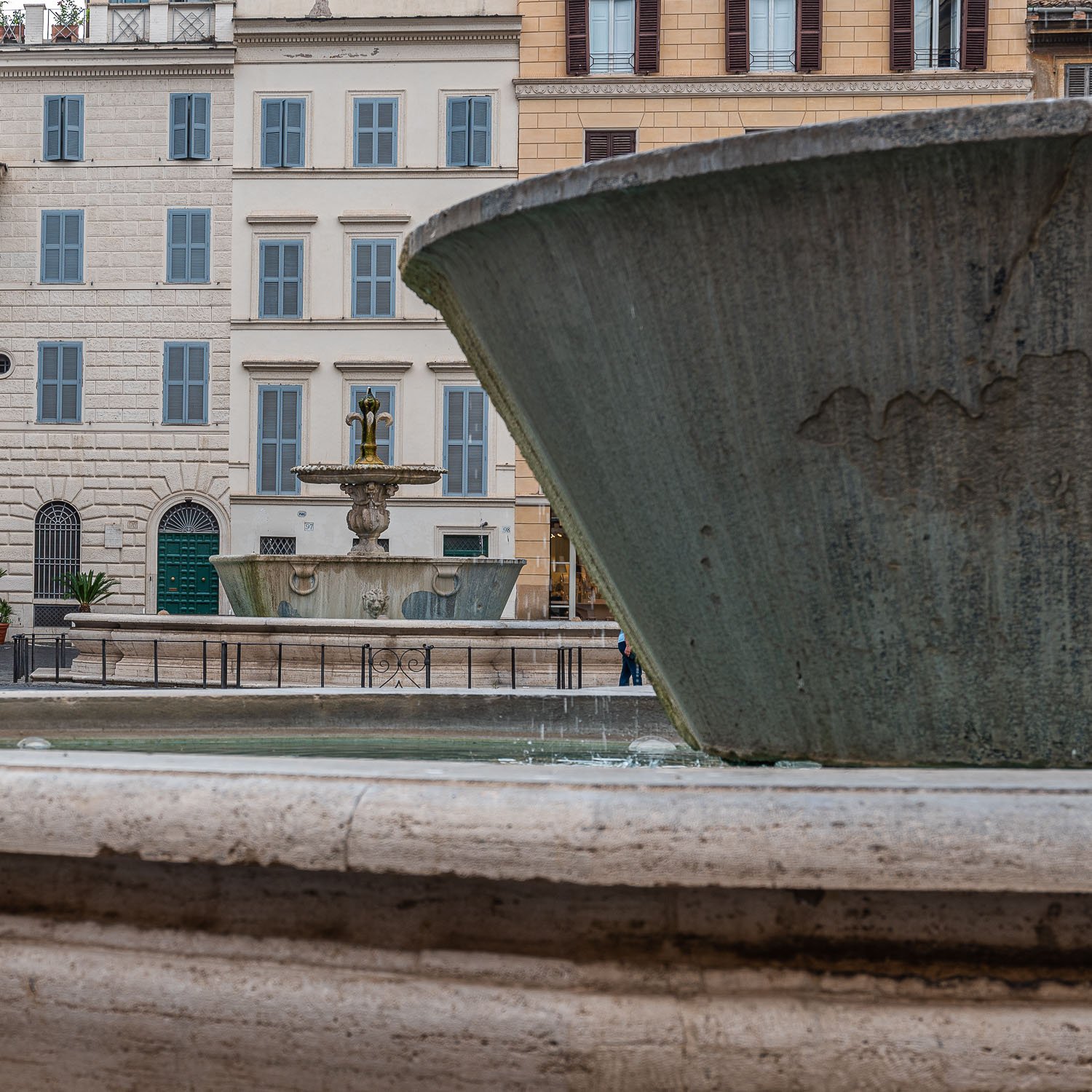 Ancient Roman Fountains - Piazza Farnese Fountain