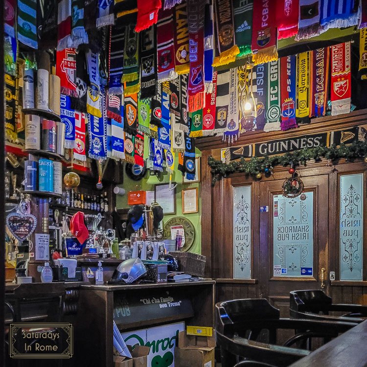 Irish Bar In Rome - Scarfs