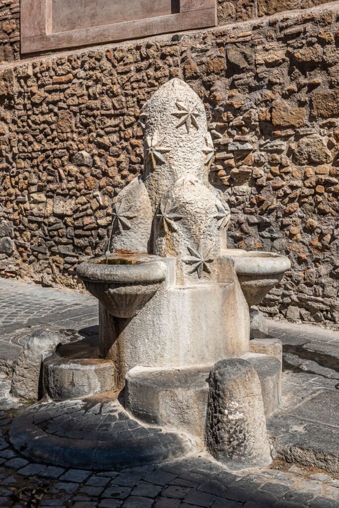 famous fountains in Rome