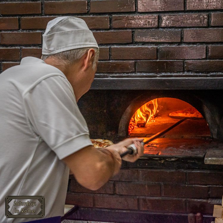 l'antica pizzeria da michele - Pizzaiolo