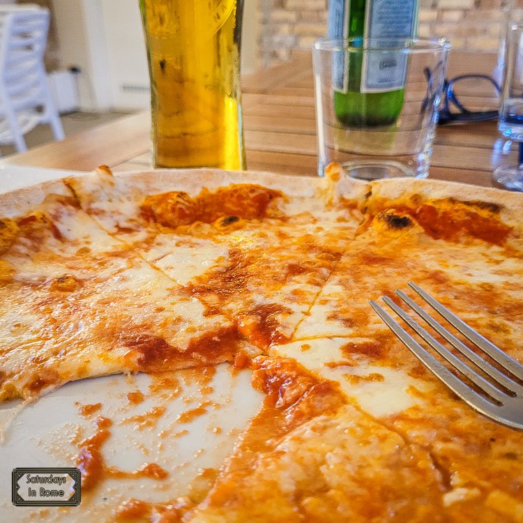 where to watch NFL  in Rome - With Pizza