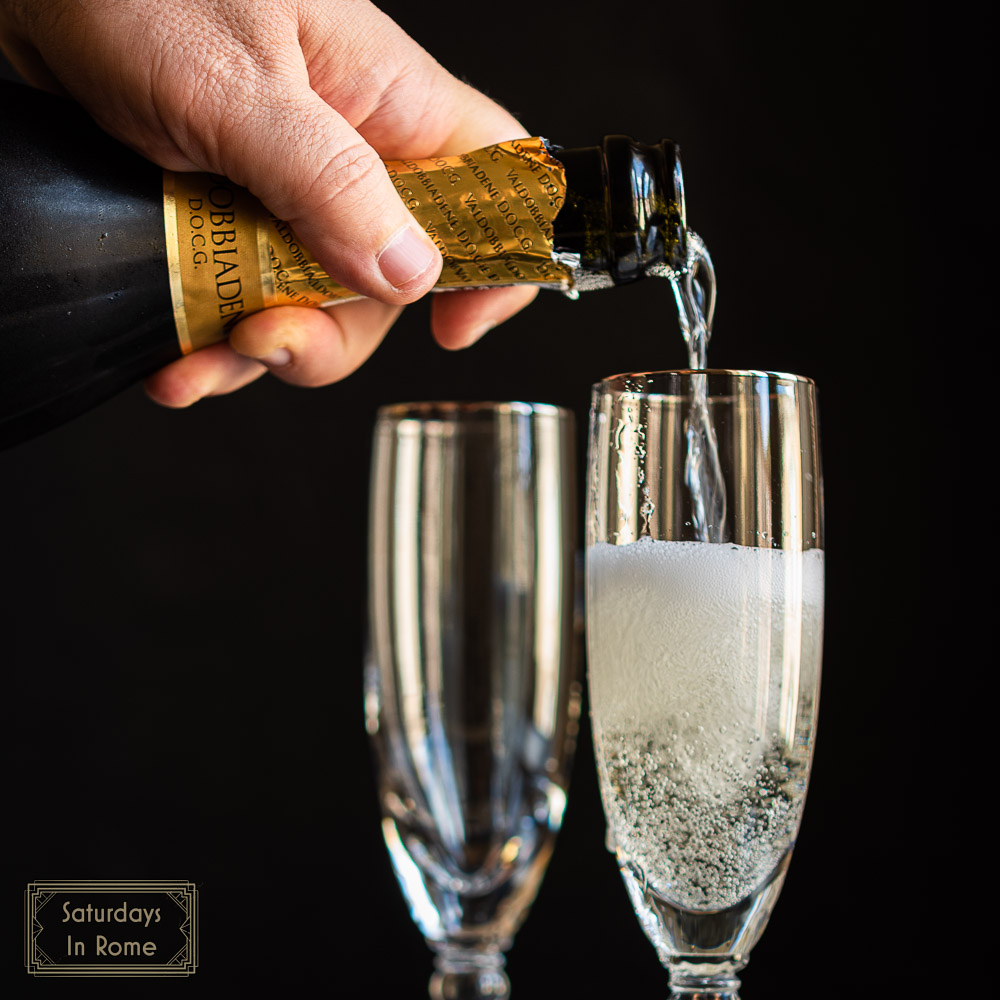 the difference between prosecco and sparkling wine - pouring