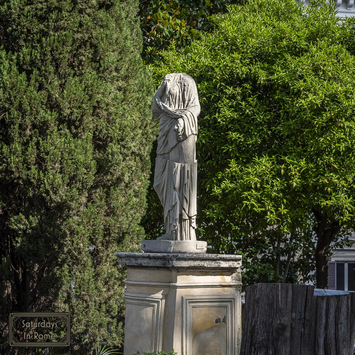 Secret Garden In Rome - Headless Statues