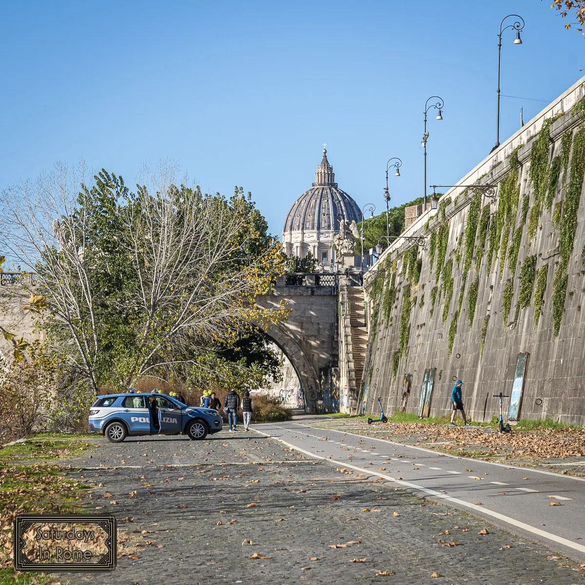 Tiber River In Rome - Police Protection